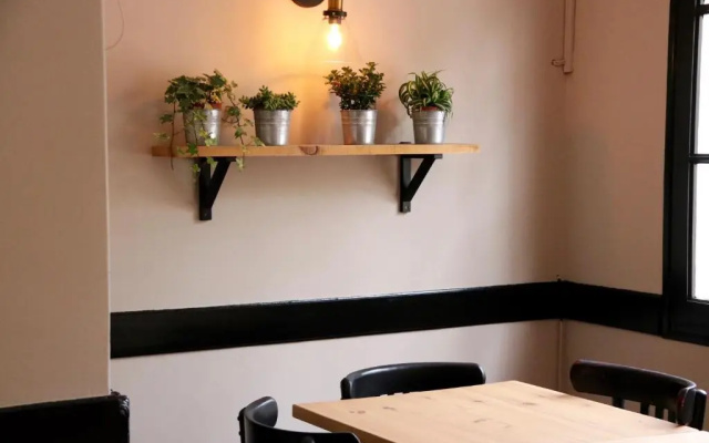 La Table De Louise