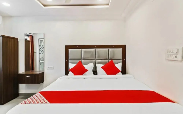 Hotel Meena International by OYO Rooms