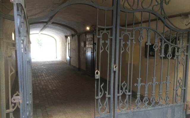 Гостиница Жилое помещение Терминал в Санкт-Петербурге 7 отзывов об отеле, цены и фото номеров - забронировать гостиницу Жилое помещение Терминал онлайн Санкт-Петербург вид на фасад