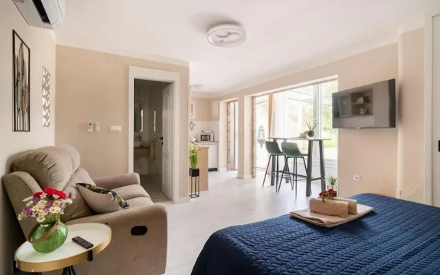 Suite by the beach for 2