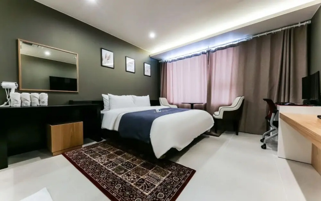 Cheongju Leaders Hotel