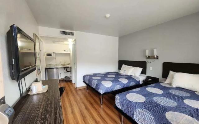 Motel 6 Moscow ID