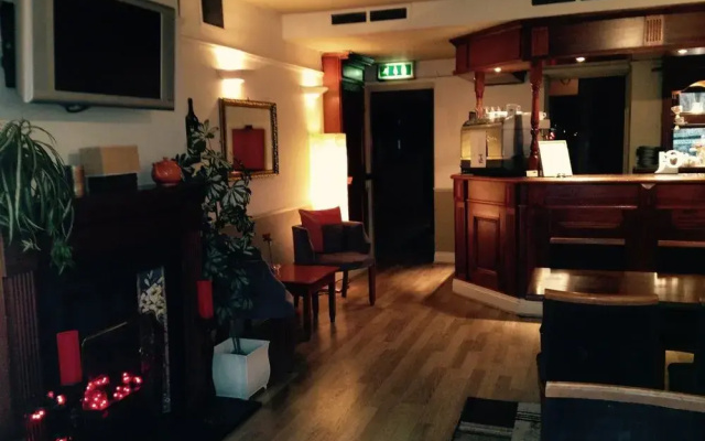 The County Hotel