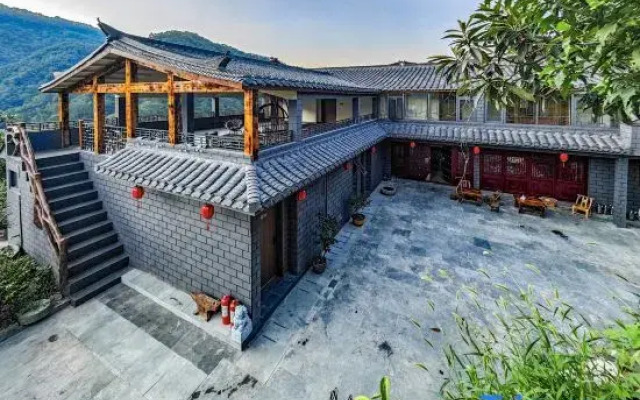 Wudangshan Prince Courtyard Homestay (Prince Slope Scenic Area)