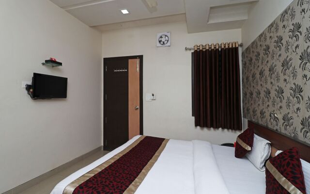 OYO 10414 Hotel Tushar Residency