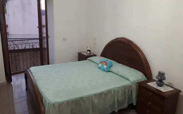 Melino House Small