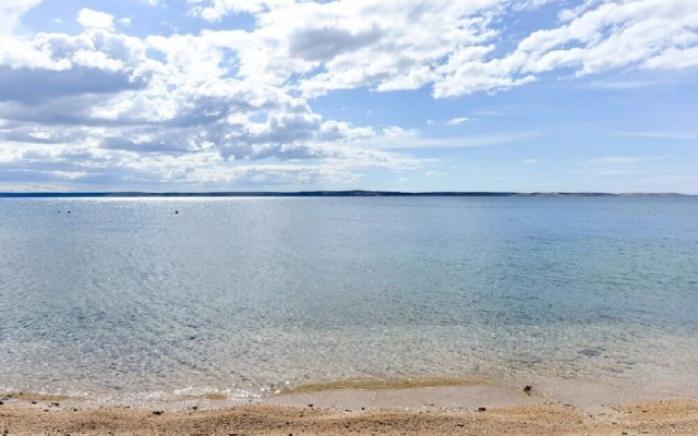 Edi - Amazing Location by the sea - A4