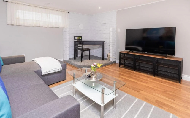 Cozy 1BR Apartment With a King Bed Near Downtown Ottawa