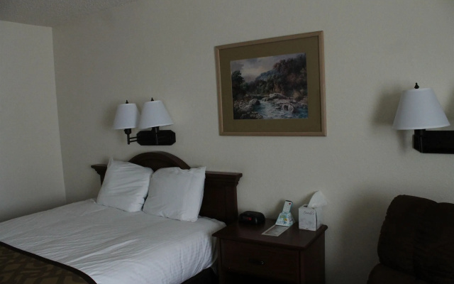 Lone Tree Inn