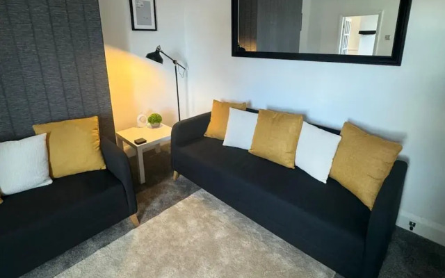 Simonside Apartment - Sleeps 6 -parking