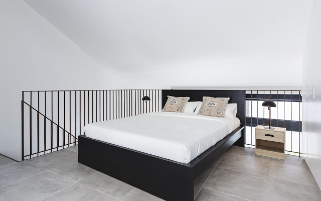 Valencia Apartments by Olala Homes