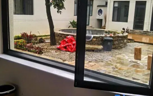 Su Xing · Yi Yang Zhai Homestay (Xijingyu Branch)