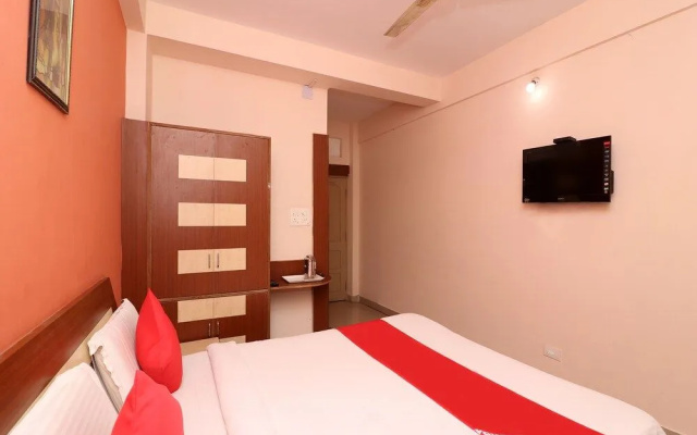 OYO 3012 Hotel Nayak Plaza