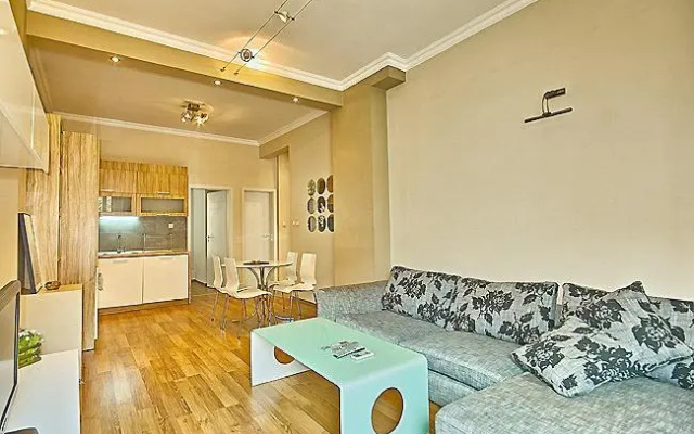 Silver Apartment