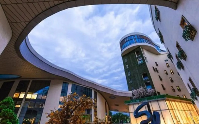 Xihai Holiday Hotel