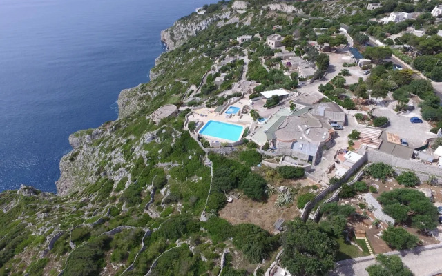 Trullo Ulivo Pool Complex