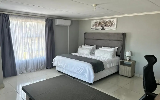 Silalise Lodge