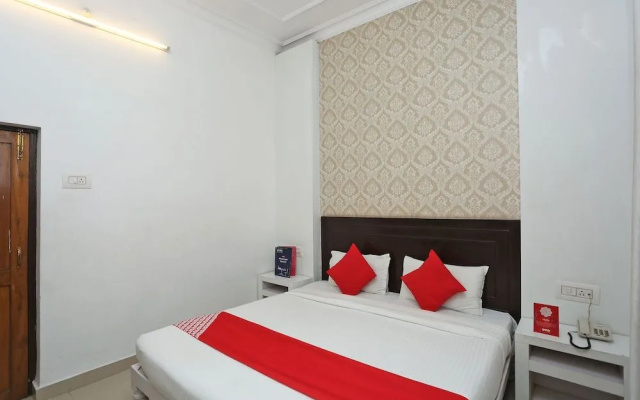 OYO 2877 Hotel Narayana Palace