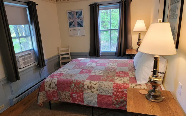 Hawks House Inn