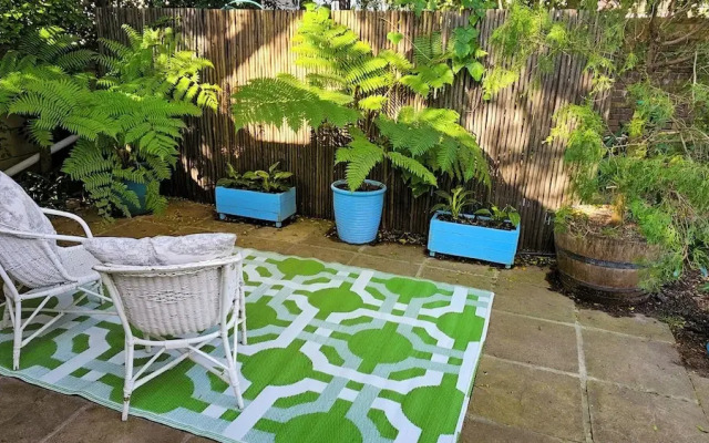 Cheerful Cottage set in Beautiful Garden