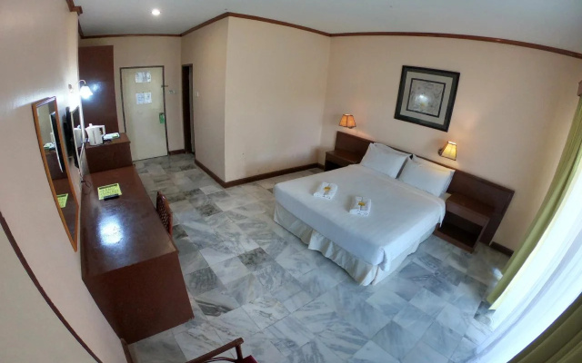 Borneo Paradise Beach Hotel
