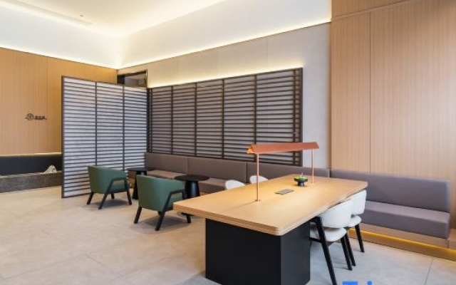 Starway Hotel (Xinyang Xi County Xiya Libao Plaza)