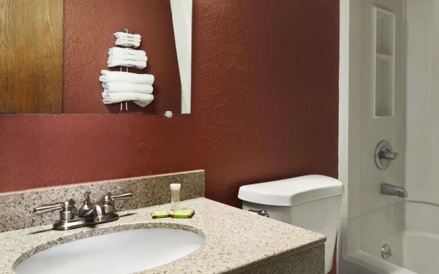 Super 8 By Wyndham Kalamazoo
