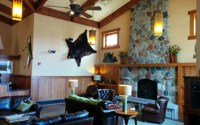 Canal Park Lodge