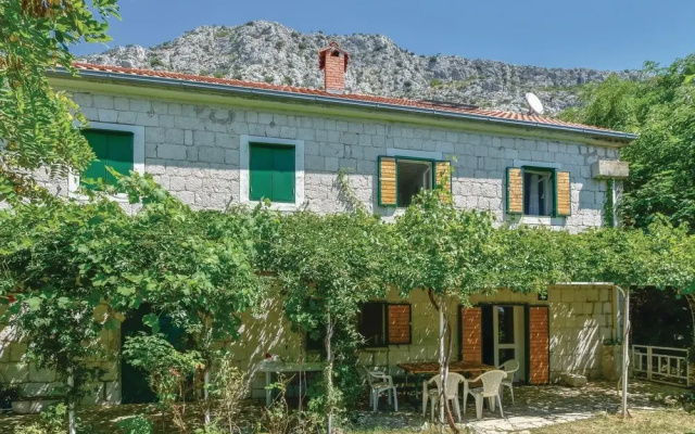 Beautiful Home in Duce With Wifi and 3 Bedrooms