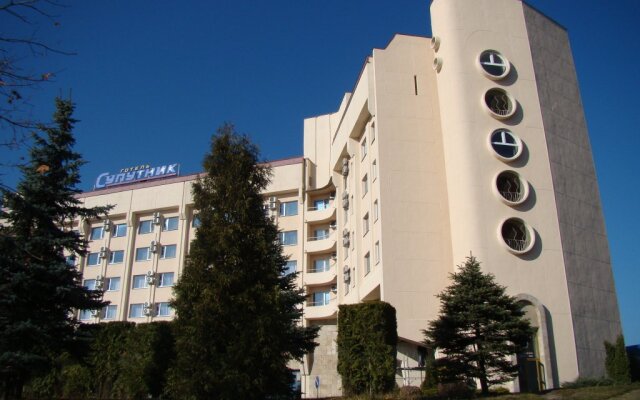 Гостиница Спутник вид на фасад