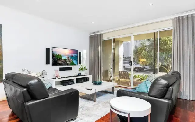 Walk to Beach Coastal Home in Coogee
