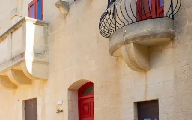Kenn - 4 bedrooms (sleeps 8+2 kids) Gharb village