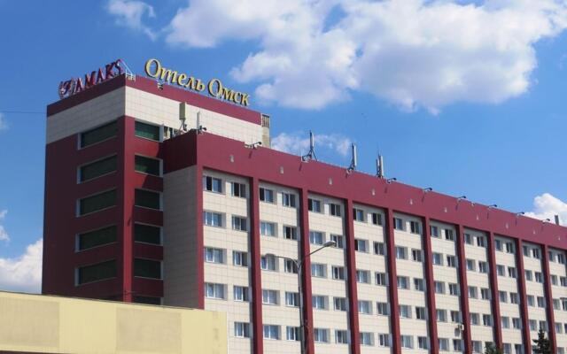 Амакс Отель Омск вид на фасад