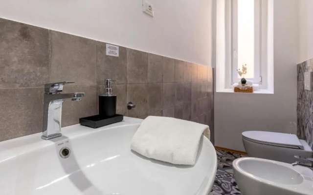 Lovely guest-room with private bathroom