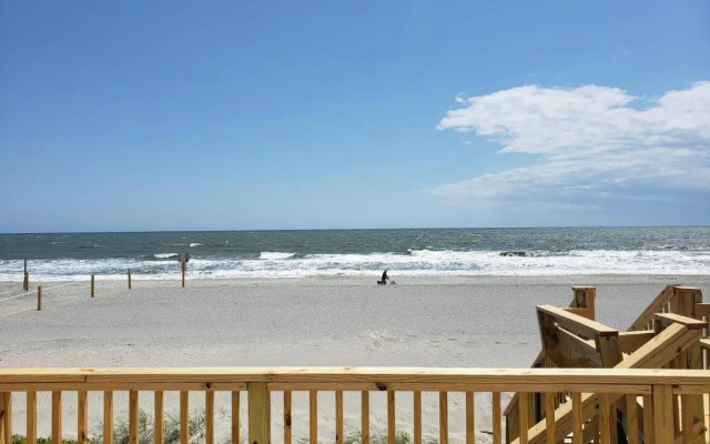 Ocean Front with Spectacular Views!