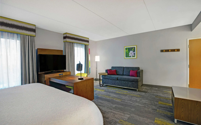 Hampton Inn & Suites Augusta West