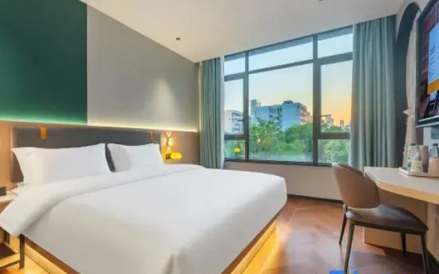 Ruyi Light Luxury Apartment (Nanshan Taoyuan Subway Station)
