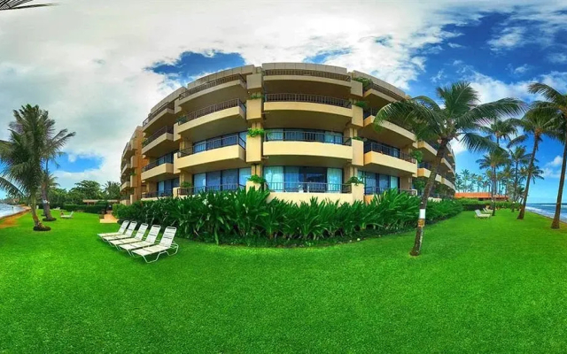 Aston Paki Maui