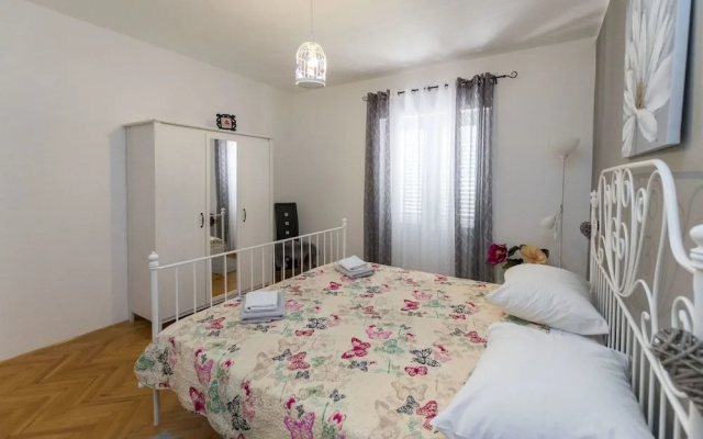 Apartments Zmika