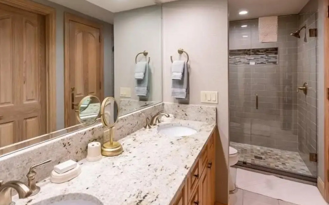 Beaver Creek Village Ski In, Ski Out 2 Bedroom