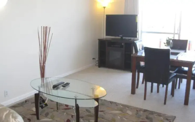 Studio with full amenities in building