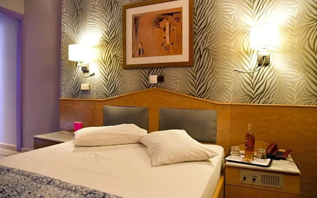 Eva Hotel Piraeus