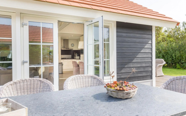 Luxurious, 2 Bathroom Holiday Home, 1,5 km From the Beach