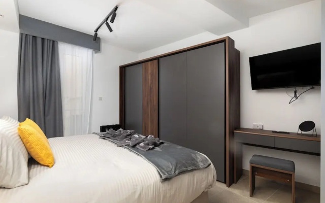 Modern 1BR APTS near Manoel & Tigne