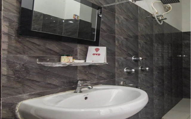 OYO 14331 Hotel Aquarium
