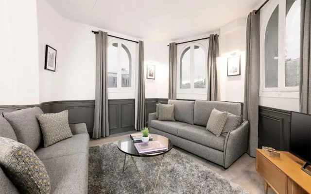 Luxury 2 Bedrooms Le Louvre I by Livinparis