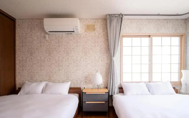 Nakamachi House
