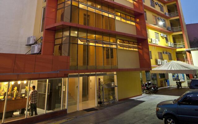 Отель M Citi Suites вид на фасад