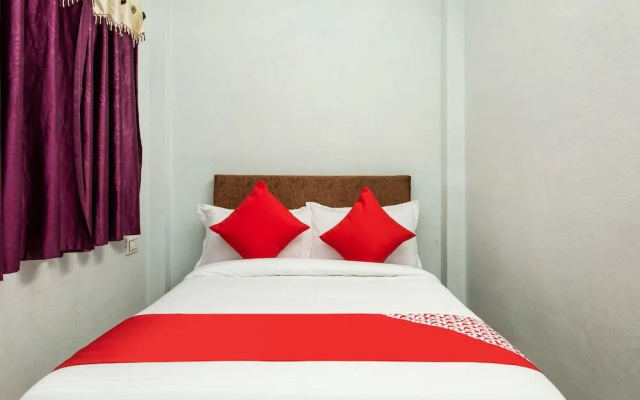 Oyo 28472 Hotel Shree Palace