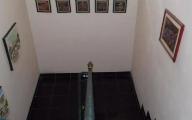 Omah Rojo Family Guest House